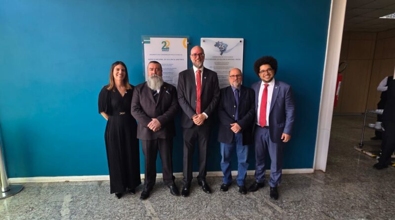 A nova diretoria da anvisa e o ex diretor Doutor Dirceu Raposo